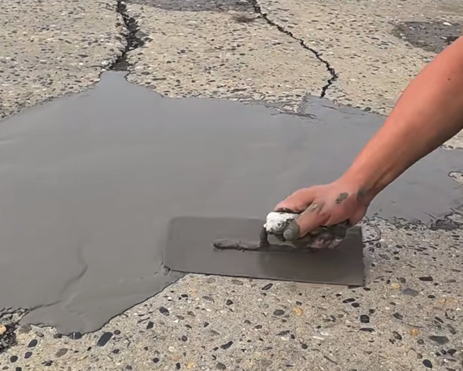 东西湖CGM 高效薄层道路修补料（CGM 道路抢修料）